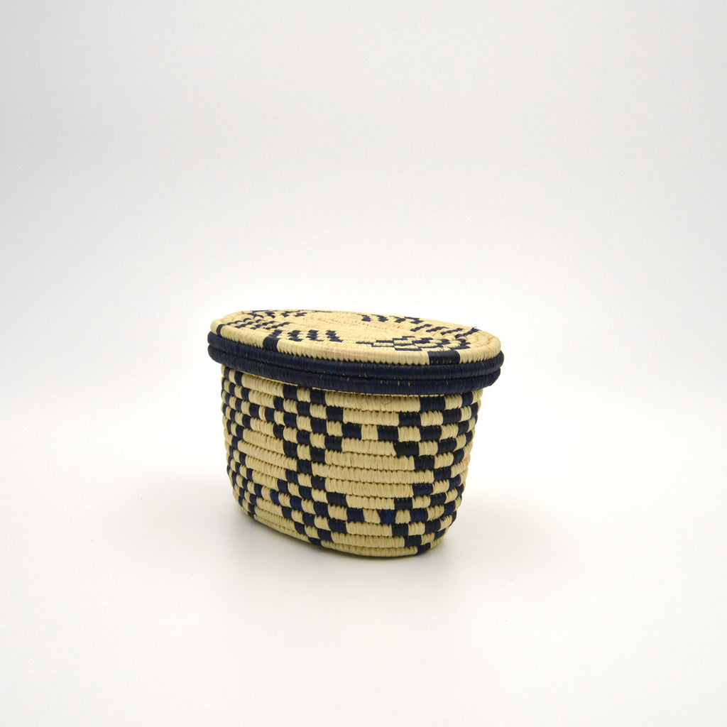 Diamond Checks Oval Lidded Basket